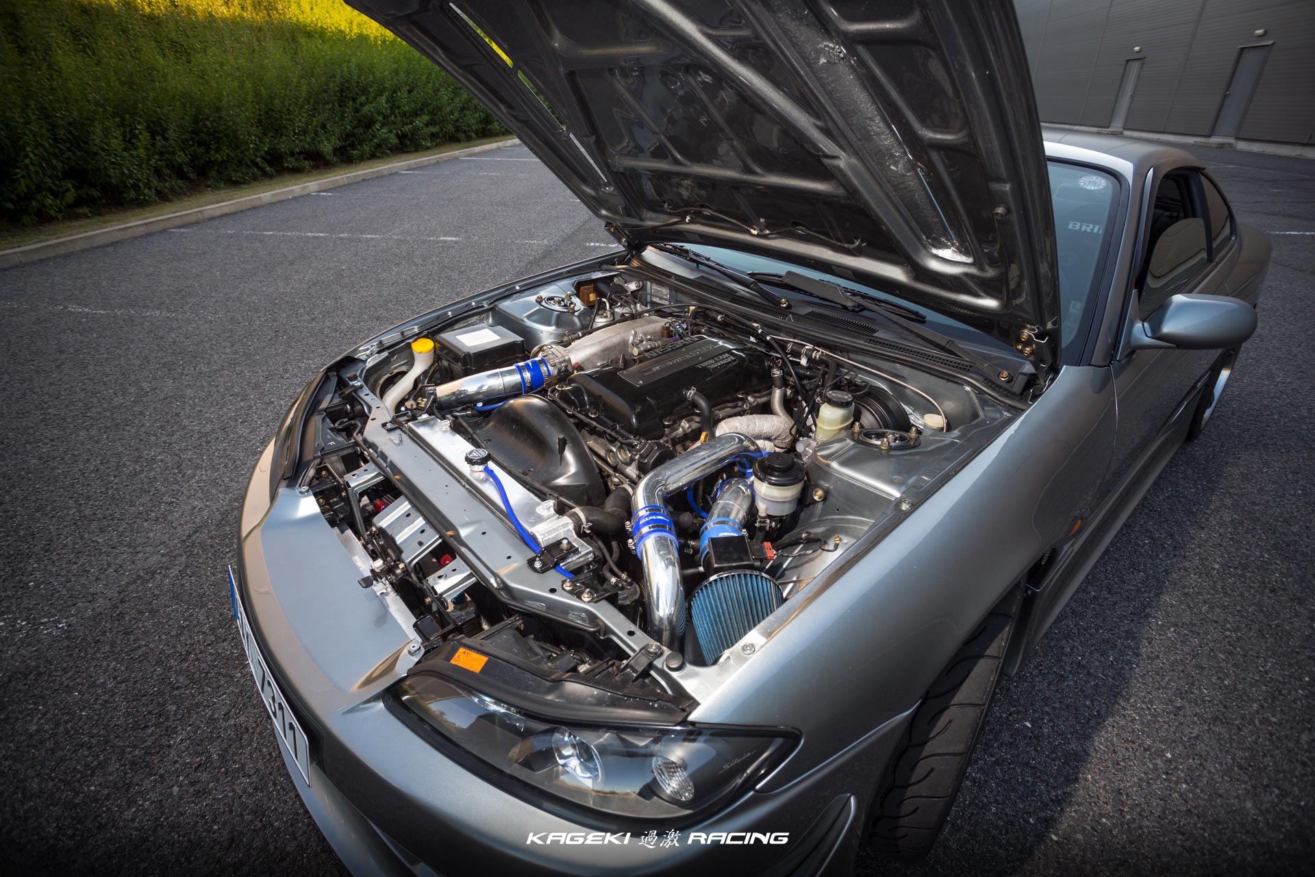 Капот пикапа. Nissan Silvia 15 с открытым капотом. Nissan Silvia s15 подкапотка штатная. Подкапотное пространство Nissan Silvia s13. Распорка Cusco Nissan Silvia s15.